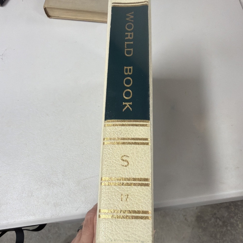 The World Book Encyclopedia Volume 17 S 1971 Vintage Hardcover Reference Book